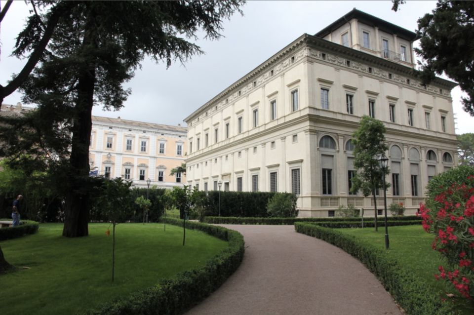 Rome: Trastevere and Villa Farnesina Guided Tour - Common questions