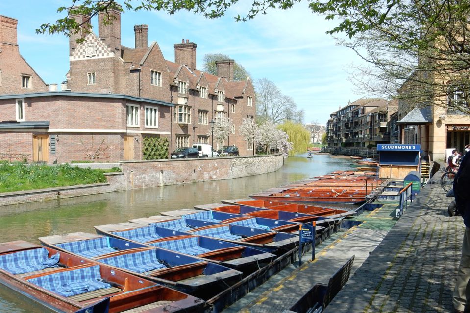Cambridge: Quirky Self-Guided Smartphone Heritage Walks - Key Points