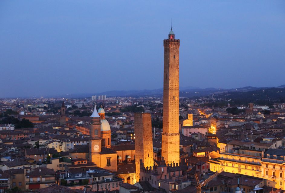 From Milan: Bologna the Capital of Italian Food Tour - Key Points