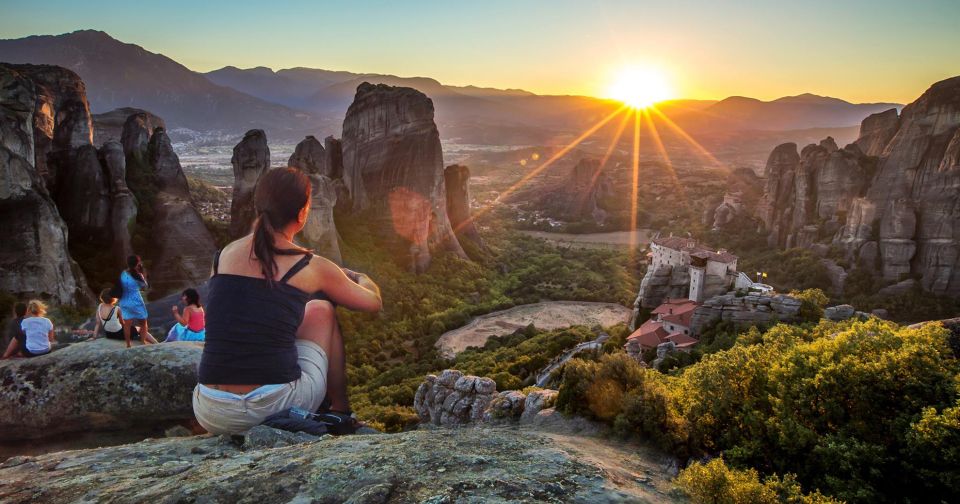 Kalabaka: Majestic Sunset Meteora Tour With a Local Guide - Key Points