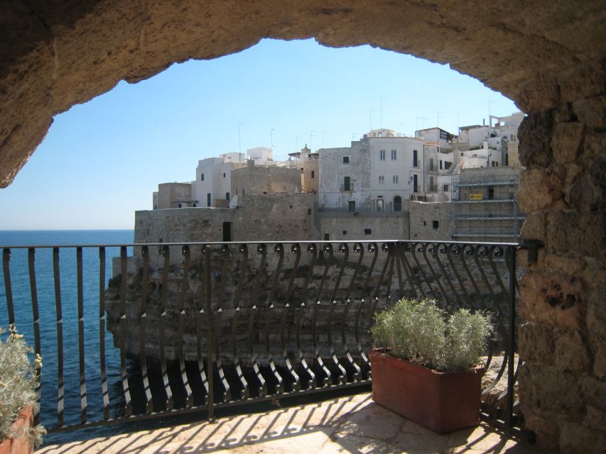 Polignano a Mare Walking Tour With Special Coffee Tasting - Key Points
