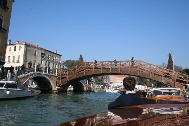 1-Hour Motor Boat Ride on Grand Canal