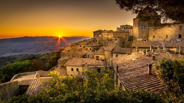 From Florence: PRIVATE Tour of San Gimignano and Volterra