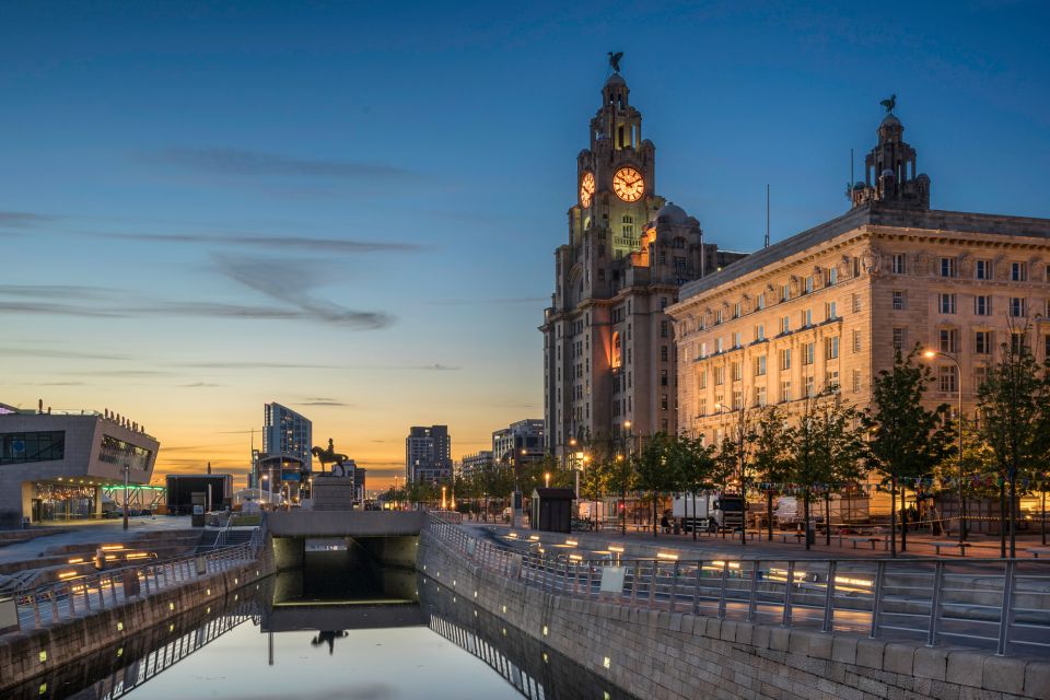 Liverpool: First Discovery Walk and Reading Walking Tour