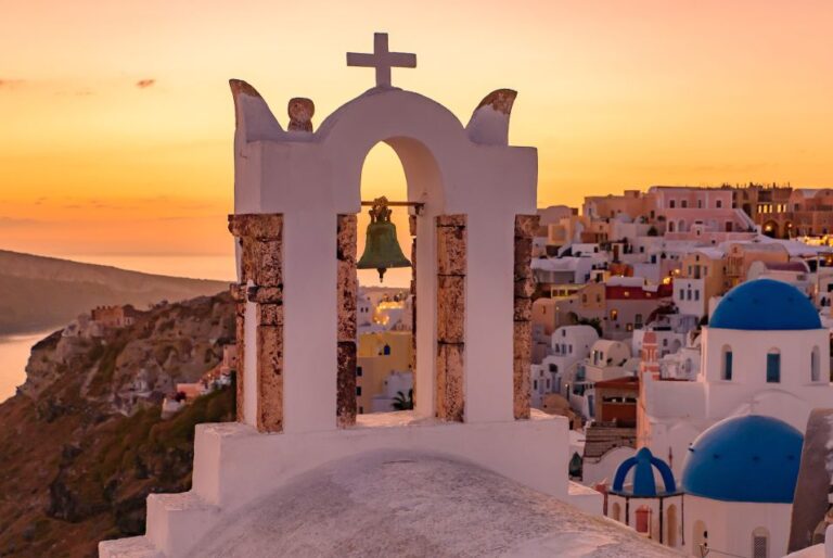 Santorini: Romantic Sunset Caldera Cruise With Dinner