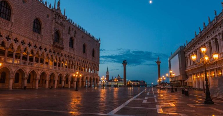 Venice: Private Ghost Tour and Gondola Ride