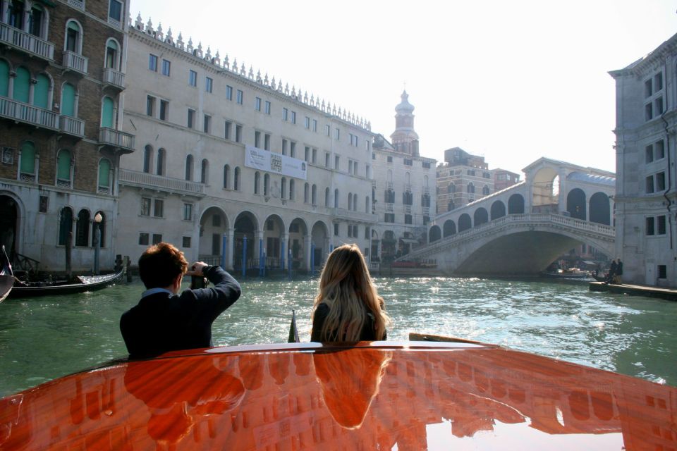 1-Hour Motor Boat Ride on Grand Canal - Booking Information