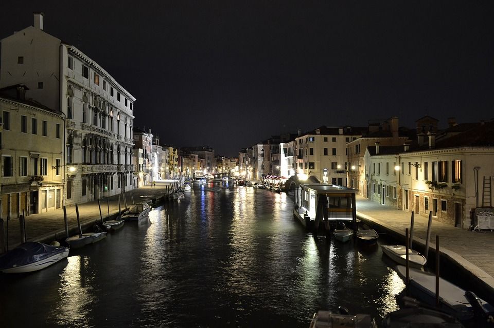 Venice: Private Ghost Tour and Gondola Ride - Itinerary