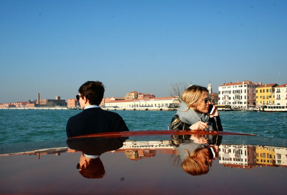 1-Hour Motor Boat Ride on Grand Canal - Tour Description