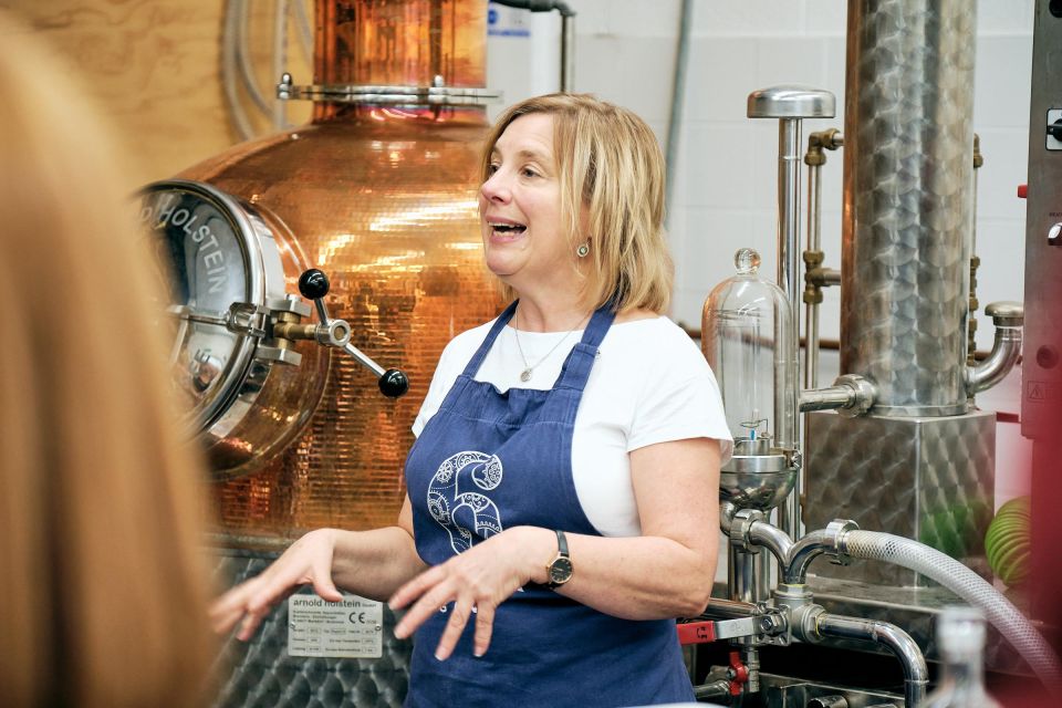 Bristol: 6 Oclock Gin Distillery Tour, Thornbury - Duration and Language