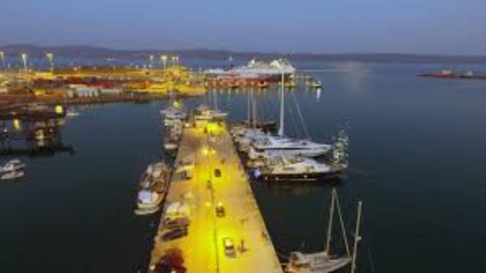 Lavrio Port/Hotels to Athens City Center Luxury Transfer - Meeting Point and Pick-Up