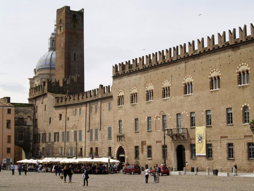 Mantua Private Guided Walking Tour - Description