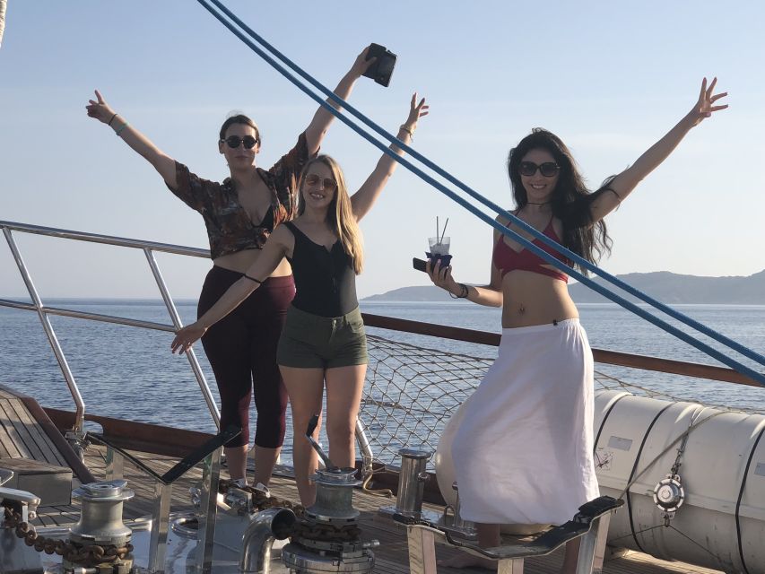 Mykonos: Sunset Yacht Cruise for Adults-Only With Transfers - Customer Reviews