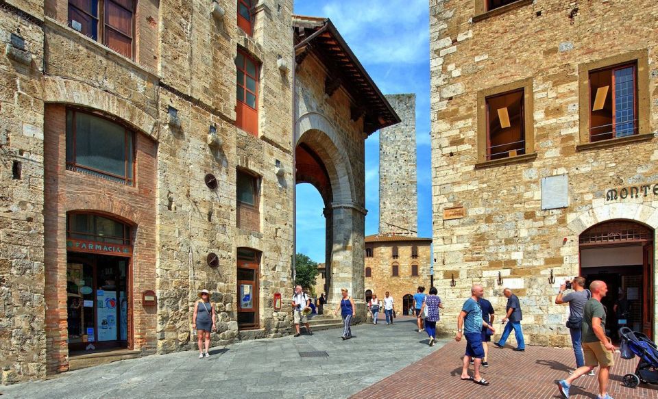 From Florence: PRIVATE Tour of San Gimignano and Volterra - Driver and Pickup Information