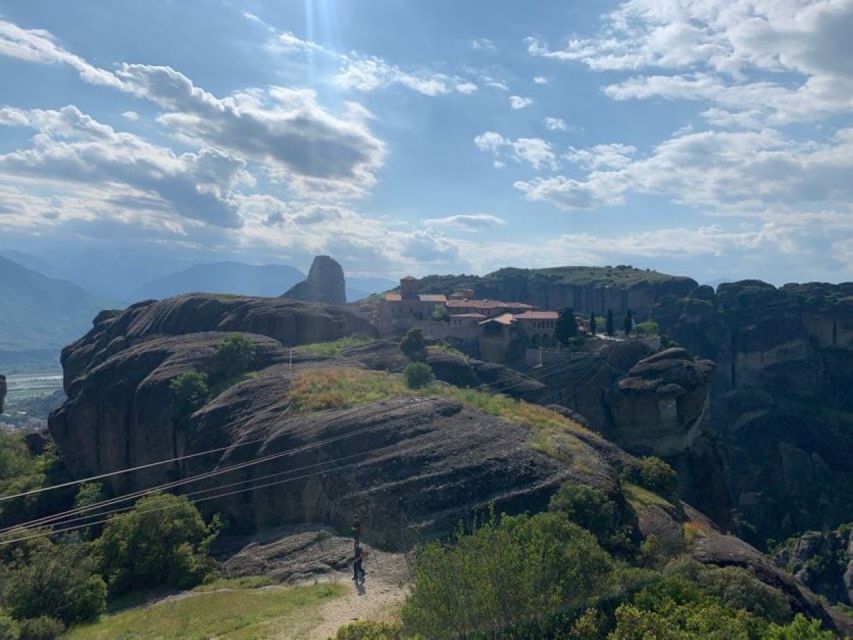 Midday Tour in Meteora From Kalabakas Trainstation - Experiencing Meteora