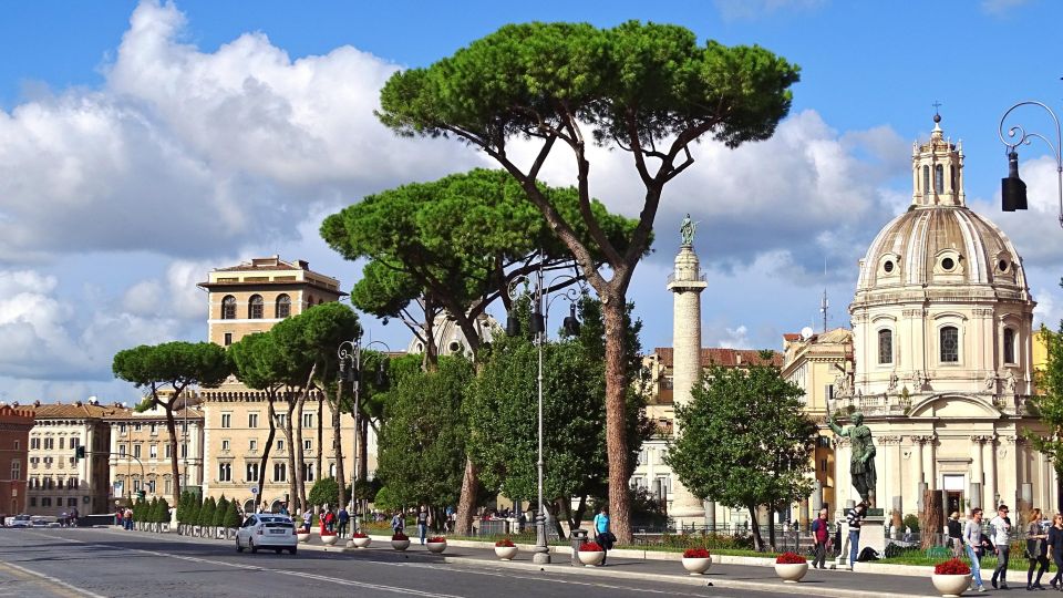 Rome: Colosseum, Roman Forum, and Palatine Hill Private Tour - Meeting Point