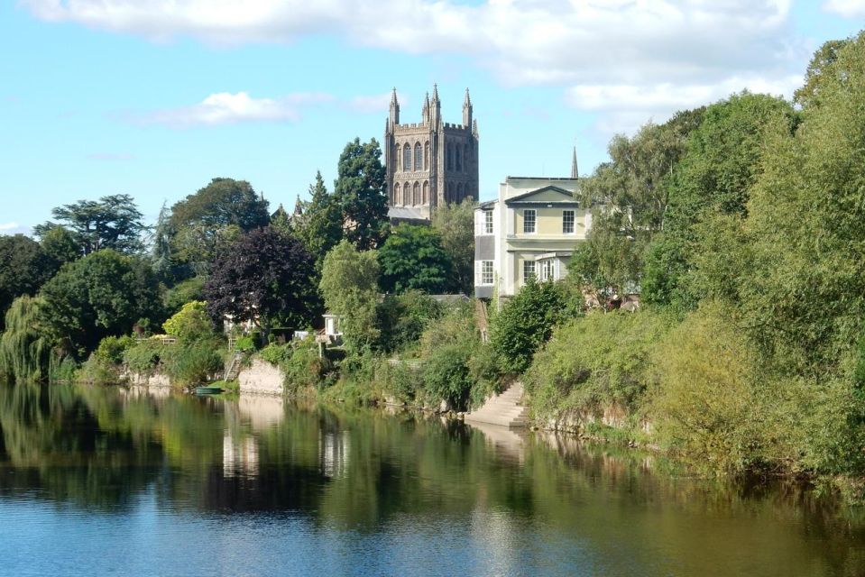 Hereford: Quirky Self-Guided Smartphone Heritage Walks - Enjoy a Quirky Treasure Hunt