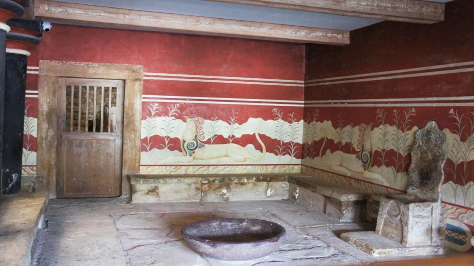 Heraklion: Knossos Self-Guided Treasure Hunt & Tour - Tips for a Better Experience