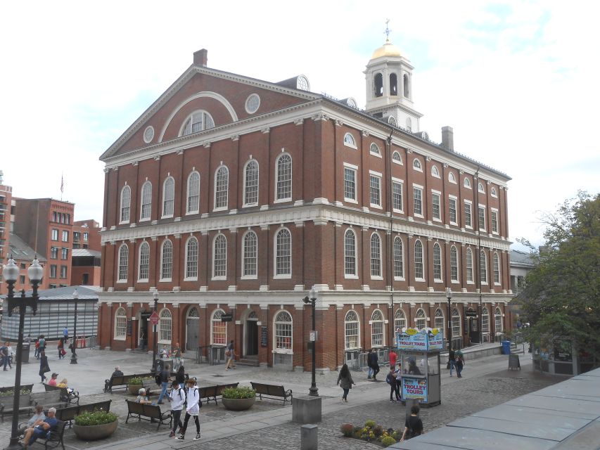 Boston North End Self-Guided Walking Tour & Scavenger Hunt - Key Points