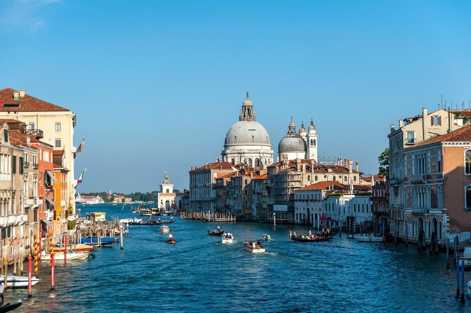 GONDOLA Tour With Four Seasons Concert by VENICE in GONDOLA - Key Points