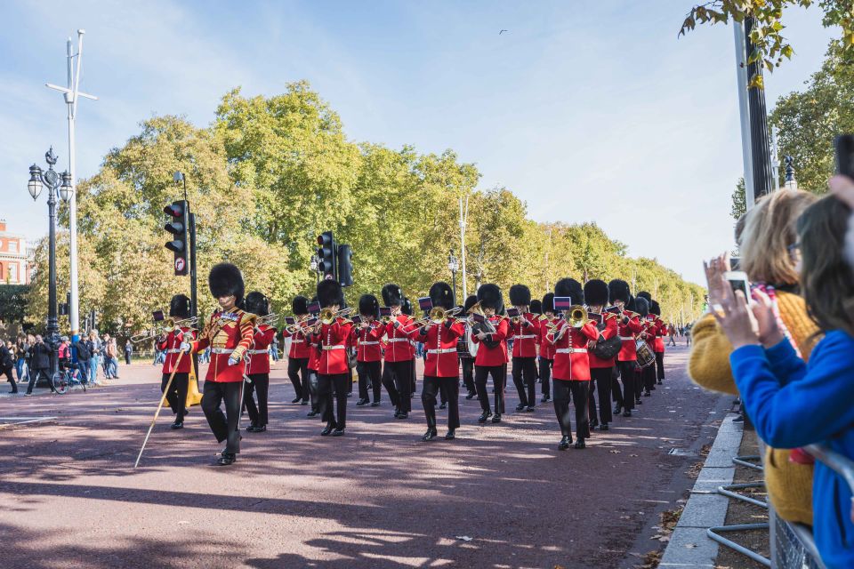 London: Changing of the Guard Walking Tour - Key Points