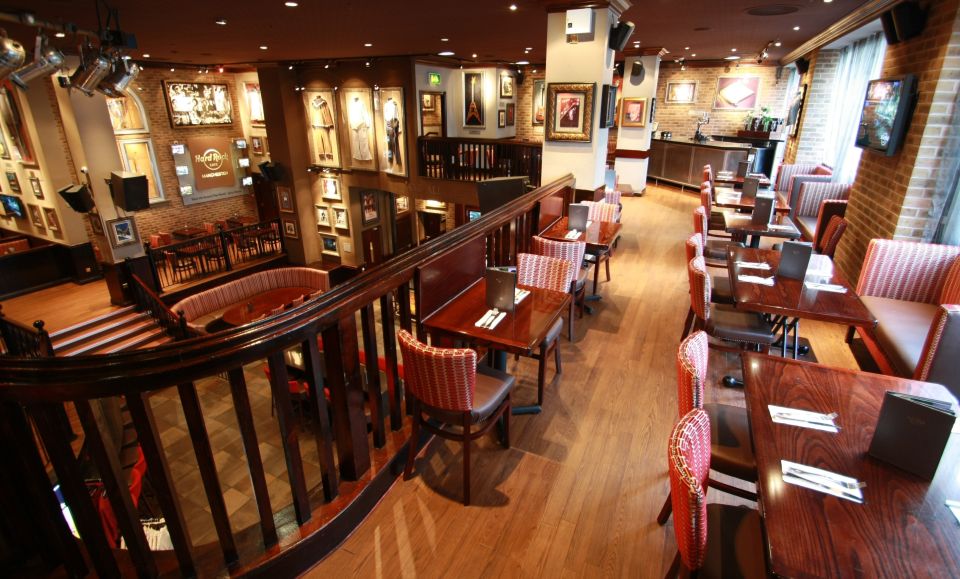 Manchester: Hard Rock Cafe With Set Menu for Lunch or Dinner - Key Points