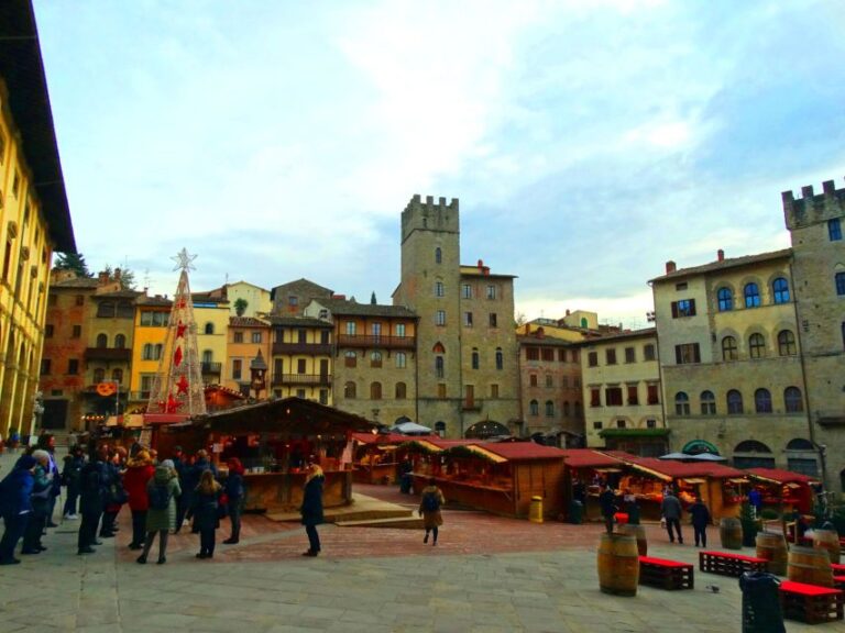 Arezzo: Guided Walking Tour With Piazza Grande