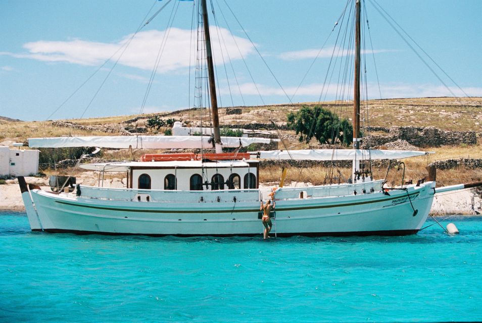 Corfu: Sunset Cruise on Classic Boat With Cocktails & Snacks