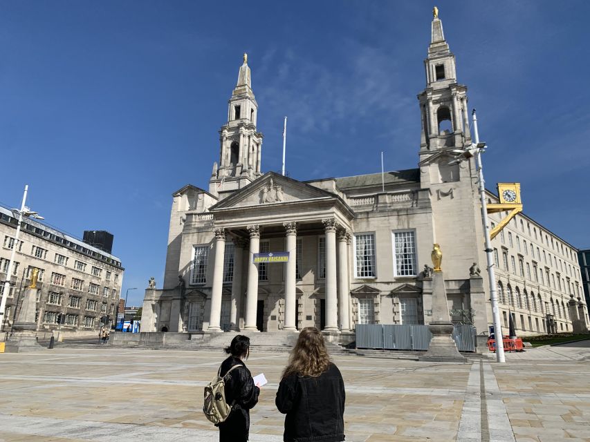 Leeds: Daily Guided City Center Walking Tour (10:30am)