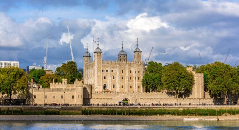 London: London Sightseeing Walking Tour With 30+ Sights