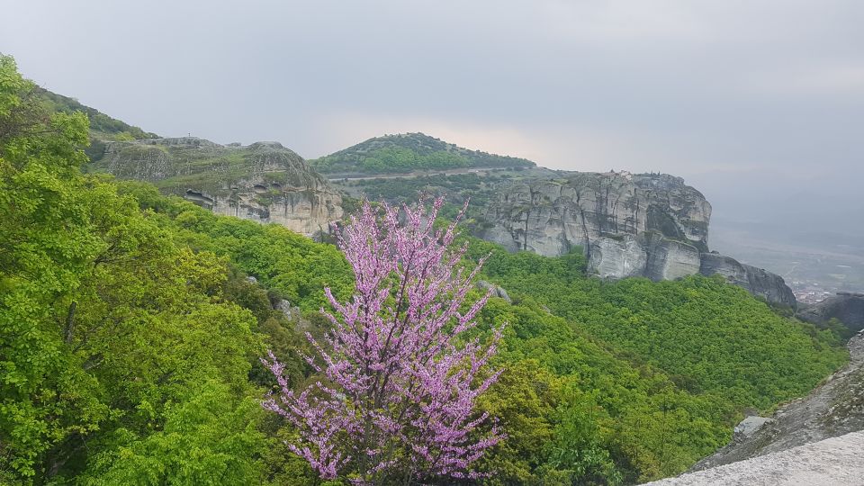 1 meteora easy hiking adventure Meteora: Easy Hiking Adventure