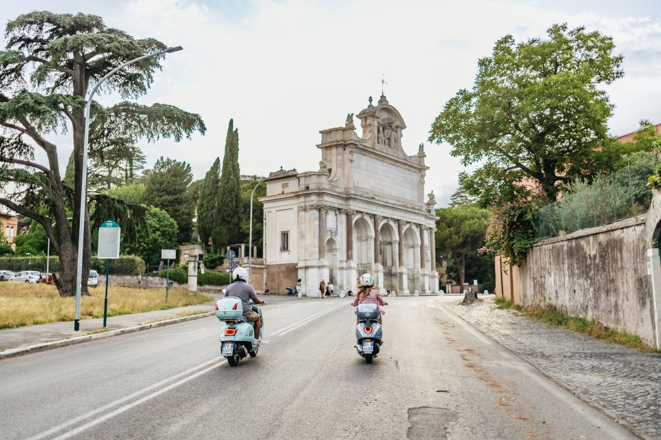 Rome: Full-Day Vespa Scooter Rental