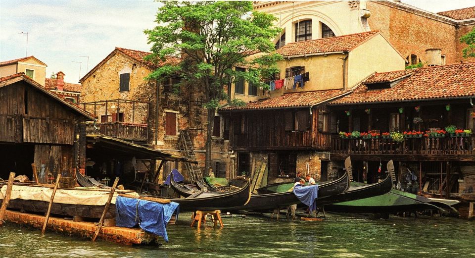 1 venice historical gondola yard private tour Venice: Historical Gondola Yard Private Tour