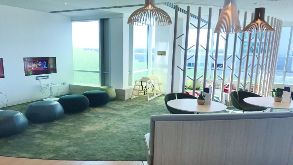 London Gatwick Airport (LGW): Premium Lounge Entry - Lounge Features and Services