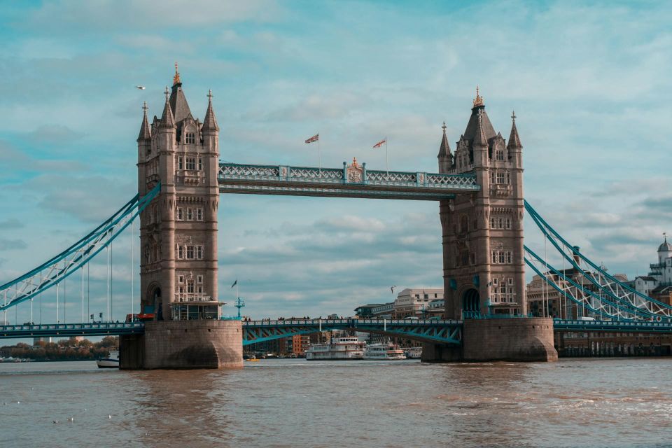 London : Digital Audio Guide for Tower Bridge - Inclusions