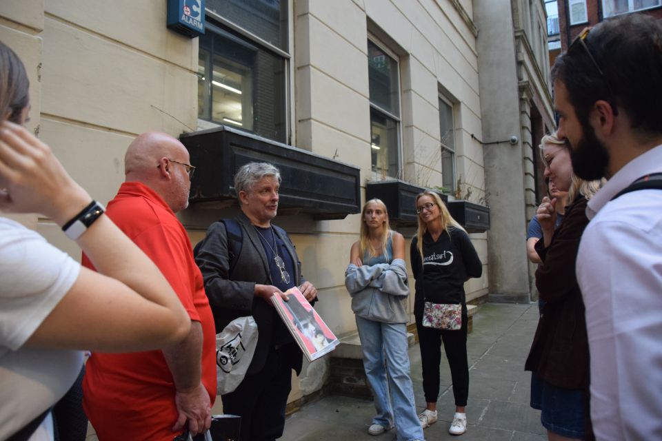 London: Serial Killers of London Guided Walking Tour - Tour Experience