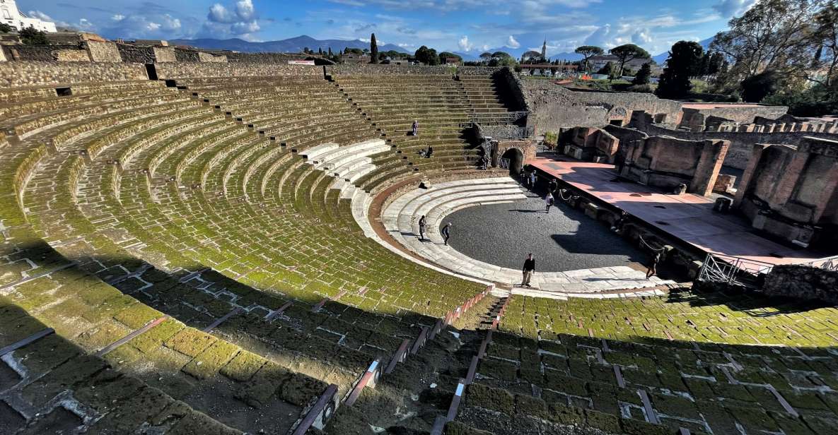 Pompeii : Theaters and the Garden of Fugitives - The Small Theater Experience