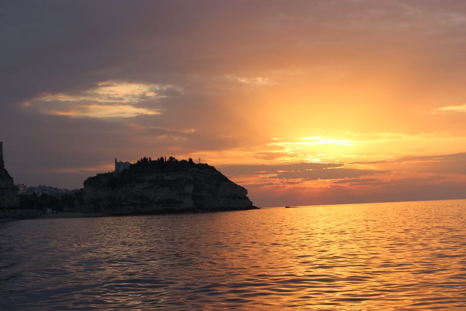 Sunset Aperitif With Tropea Snorkeling Max.2 Pax - Itinerary Overview