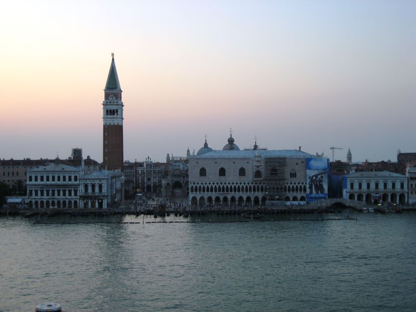 Venice: Private Evening Stroll With Gondola Ride - Private Gondola Ride Through Canals