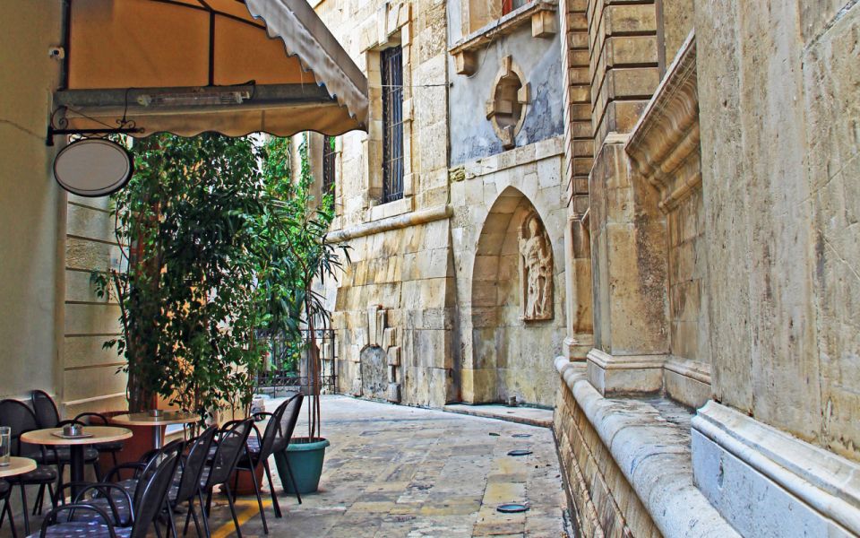 Heraklion City, Walking Tour, Old Market & Knossos Palace - Inclusions and Services Provided