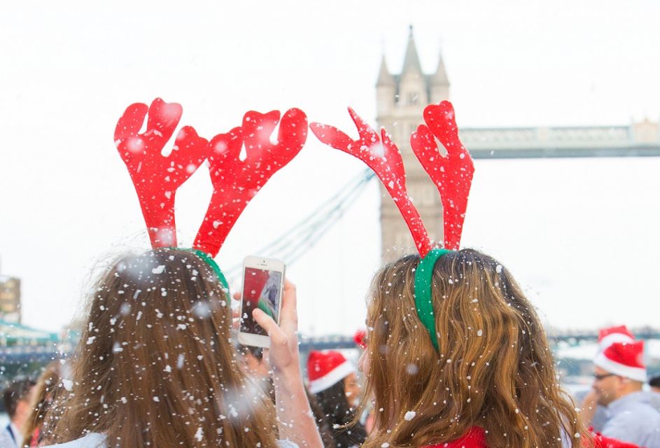 London: Christmas Day Sightseeing Cruise - Inclusions