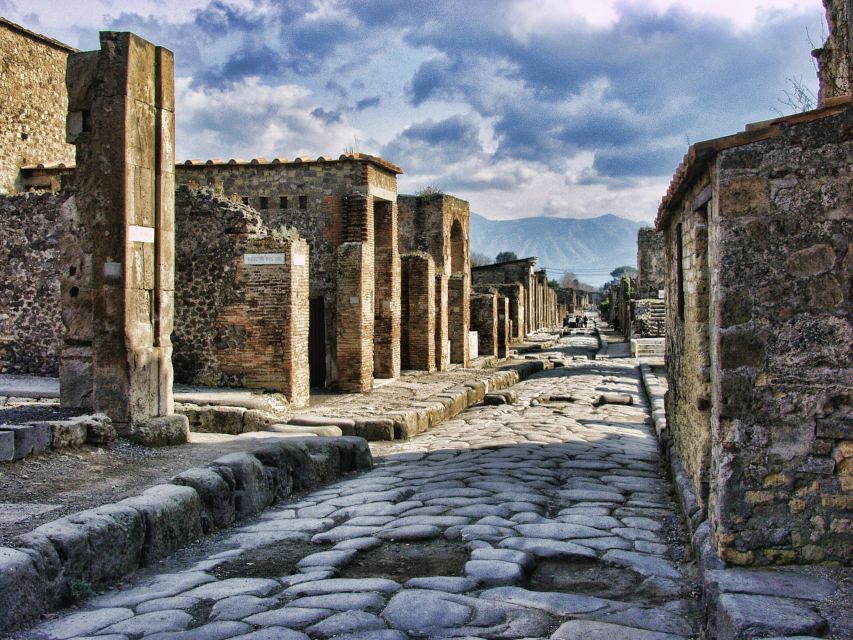 Pompeii: Private Guided Tour With Lunch - Common questions