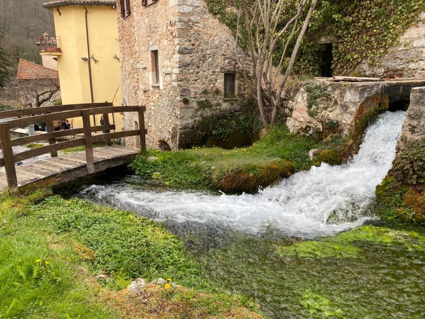 Umbria: Menotre Valley and Rasiglia Hiking Tour With Lunch - What to Bring