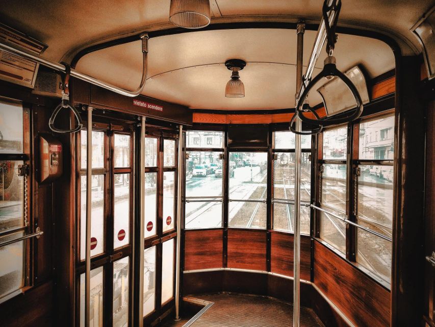 Milan: City Center Highlights Historical Tram Tour - Language and Group Size