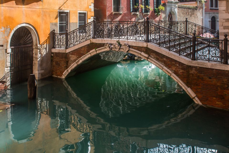 Venice: 2-hour Photo Walk - Common questions