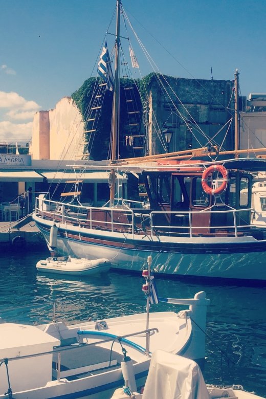 Chania: Sunset Boat Cruise With Guide - Sunset Views