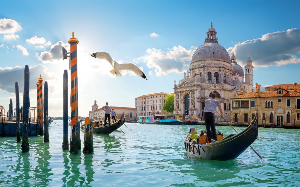 Private Walking Tour of Venices Old Town With Gondola Ride - Key Points