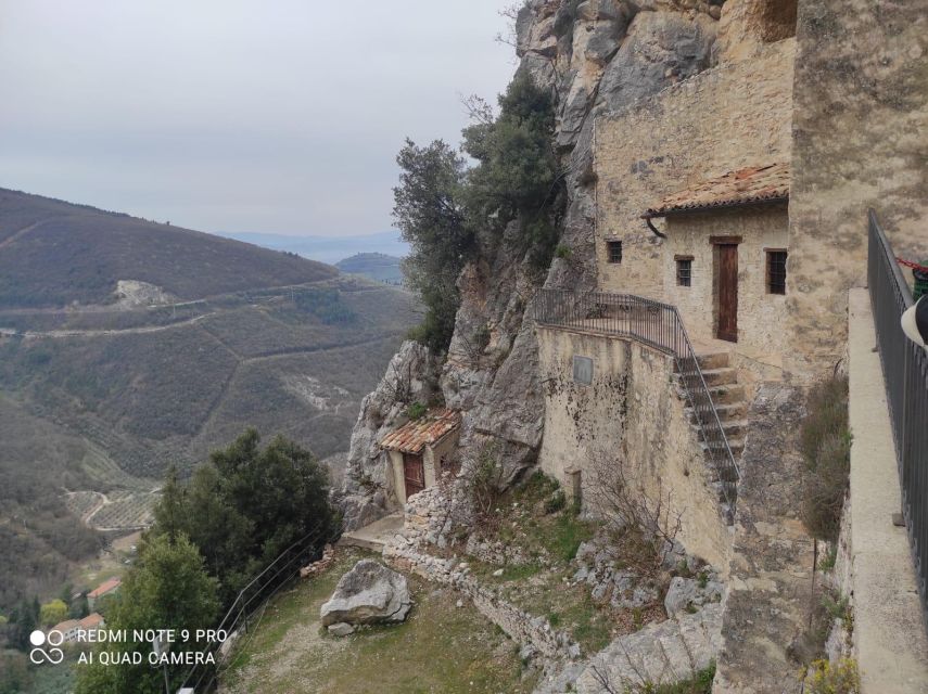 Umbria: Menotre Valley and Rasiglia Hiking Tour With Lunch - Key Points