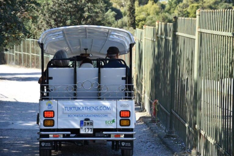 Athens: Private Evening Sightseeing Tour by Electric Tuk-Tuk