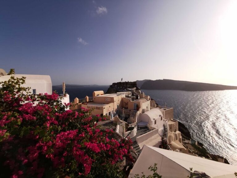 Authentic Santorini: A Self-Guided Audio Tour in Oia